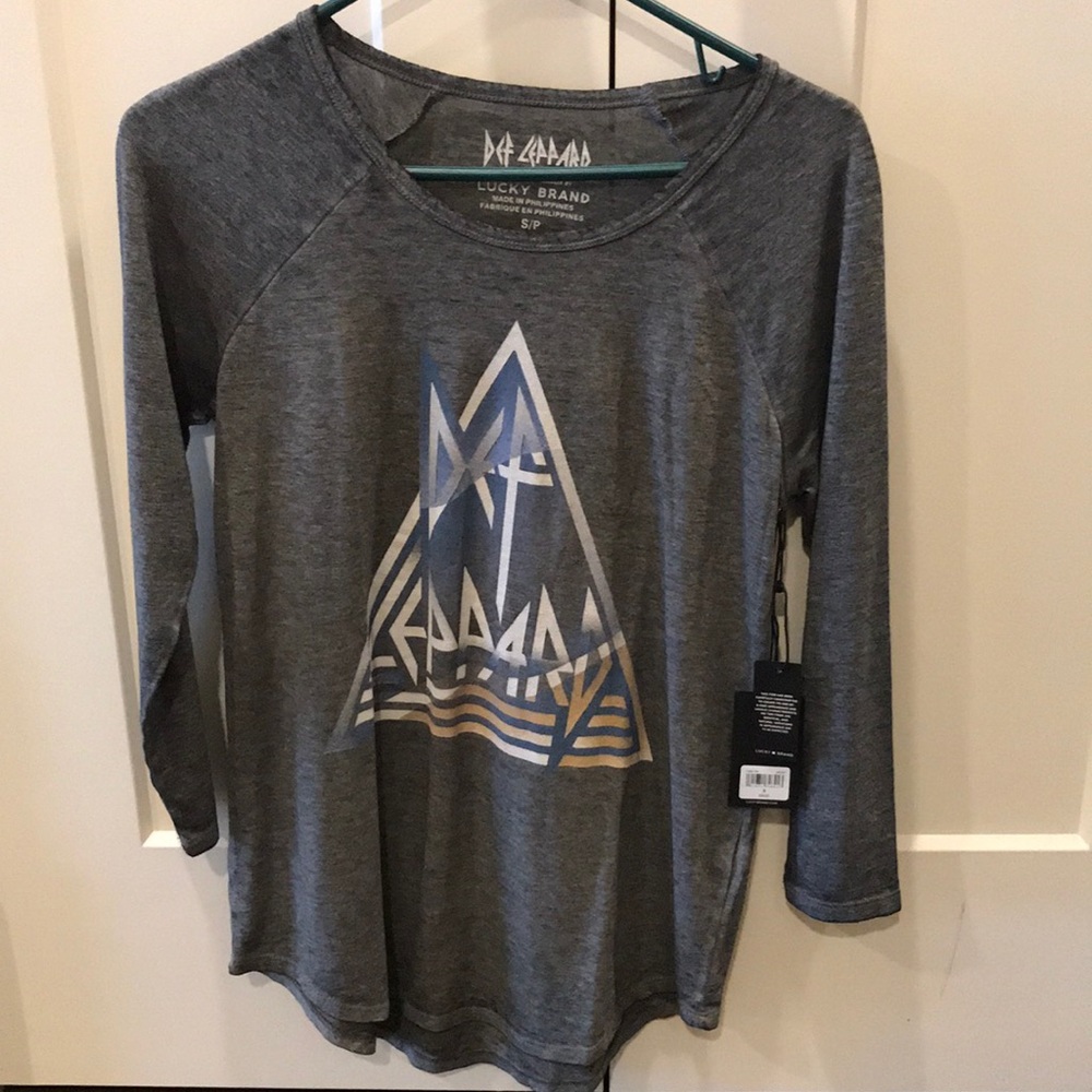 Long sleeve t shirt